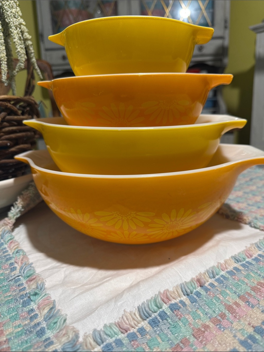 Pyrex sunflower Daisy Cinderella mixing Bowl set